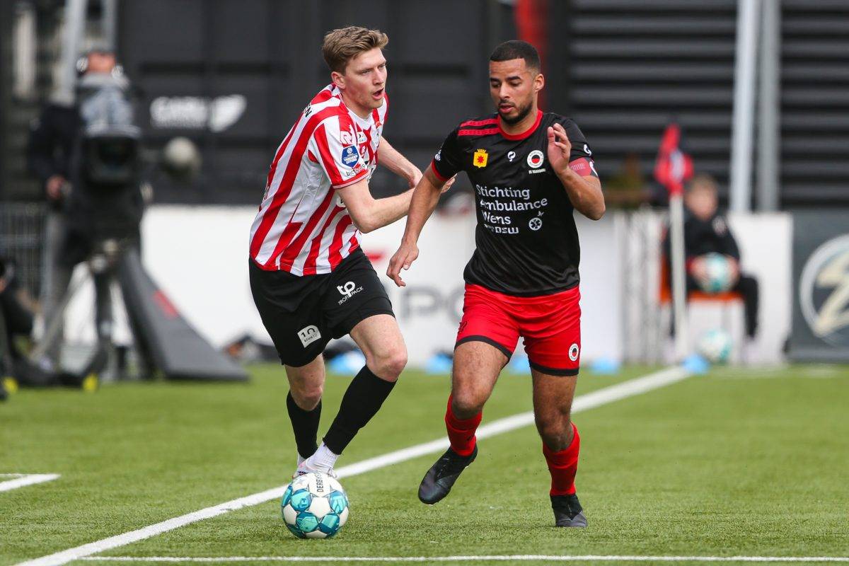 他是在钻规 他是在钻规