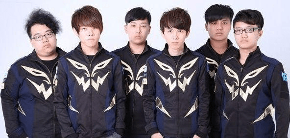 Here we go！罗马诺：拜仁中场帕利尼亚租借热刺 买断选项3000万